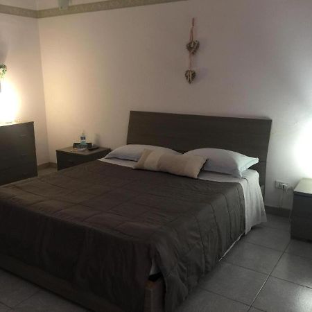 B&B Il Tulipano Taranto Bagian luar foto